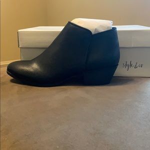 Black Style & co booties